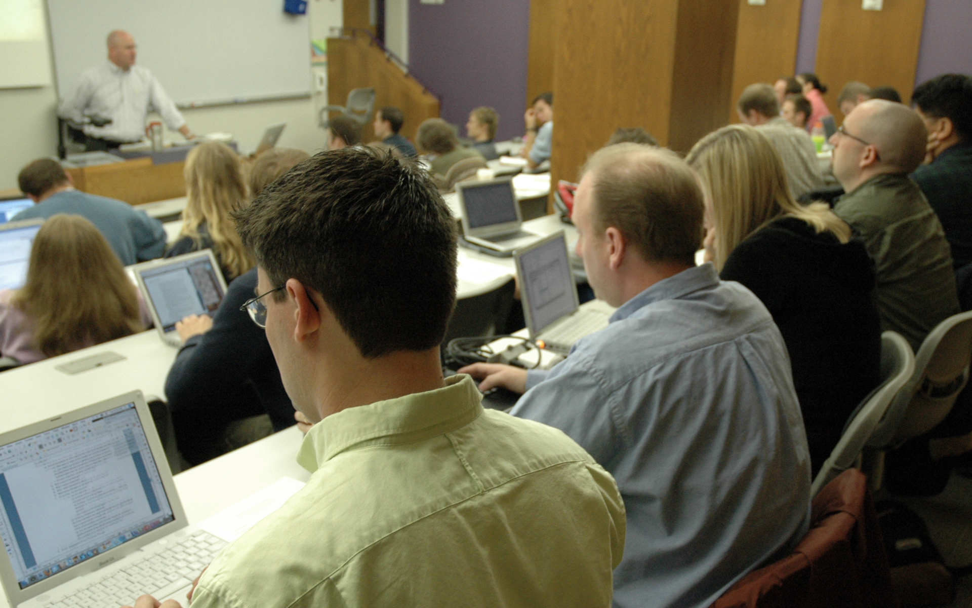 Dr Holsteen teaching a class