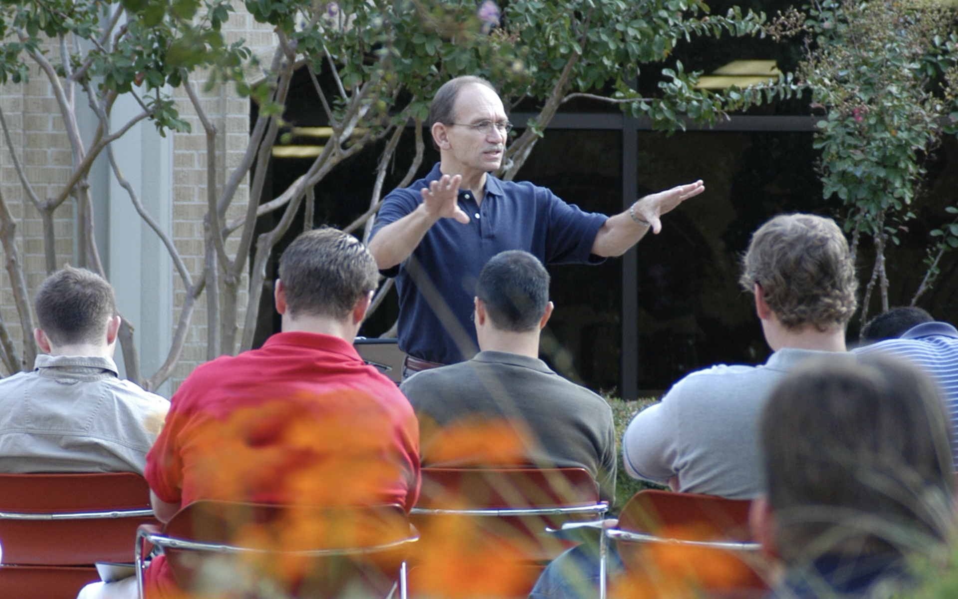 Dr Horell teaching a class outside